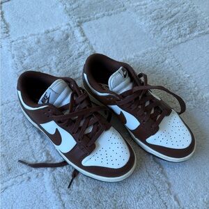 Nike Low-Top Sneakers in White and Brown